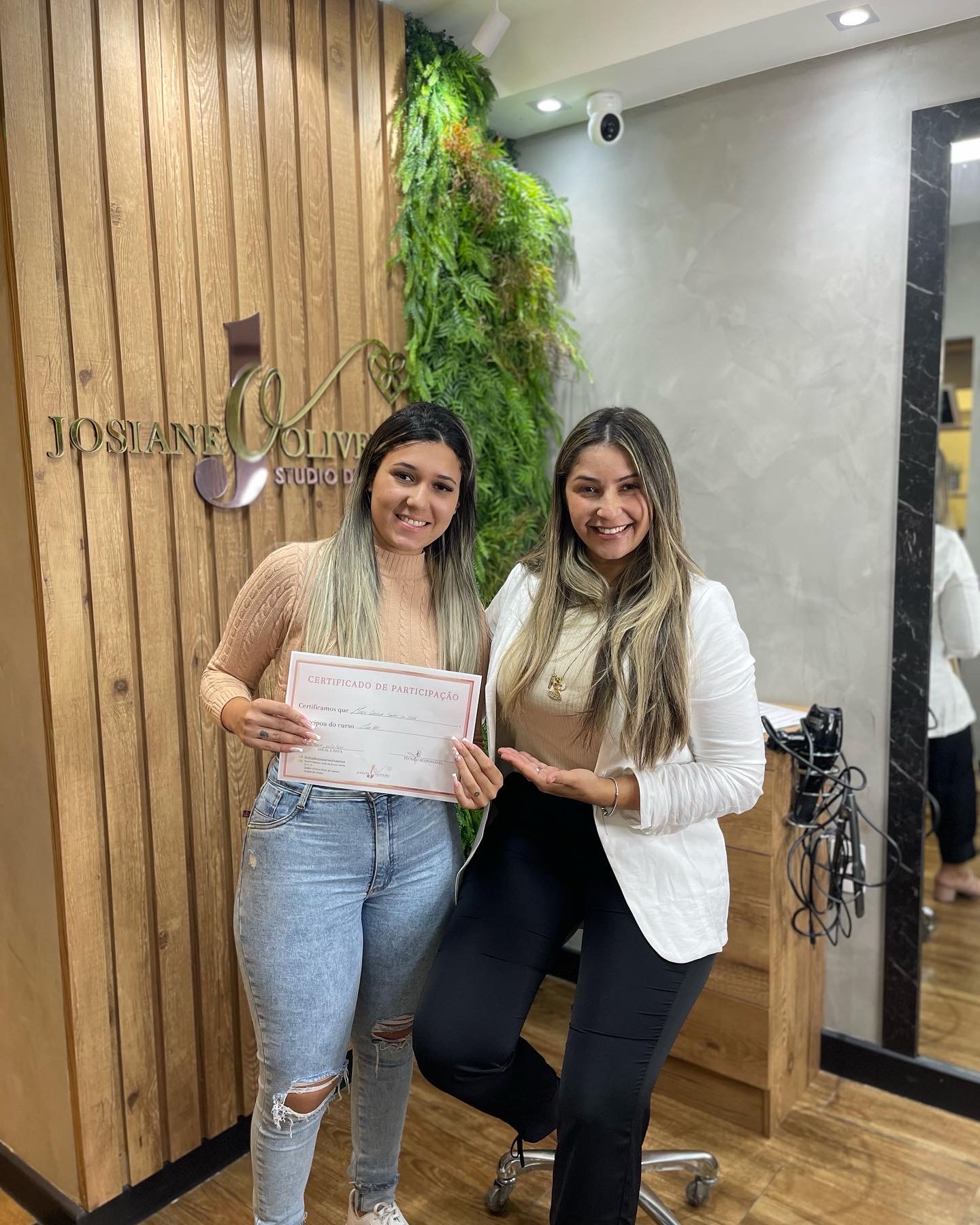 8273050B-92CA-4171-AD78-D8C712DABECF